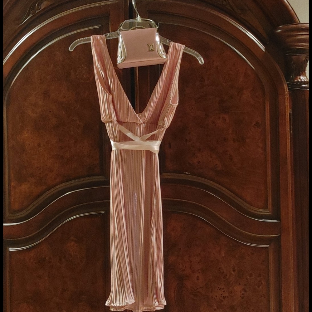 Dress - Picture 3 of 3